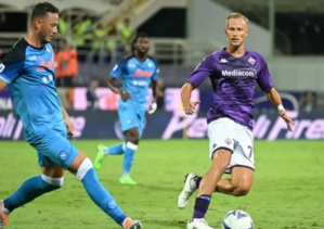 Italie : Naples chute à domicile face à la Fiorentina