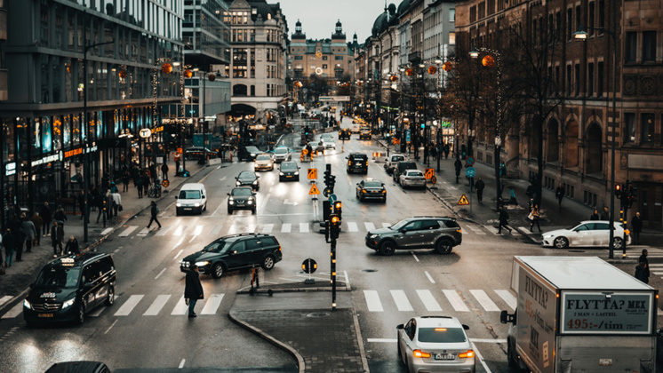 Stockholm pionnière : La première ville au monde sans voitures à essence ni diesel en 2025