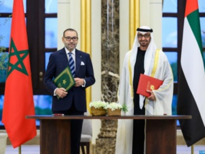 SM le Roi et le Président de l’EEAU signent à Abou Dhabi la Déclaration « Vers un partenariat novateur, renouvelé et enraciné entre le Royaume du Maroc et l’Etat des Emirats Arabes Unis »