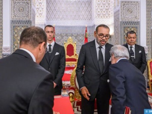 Sa Majesté le Roi reçoit le Wali de Bank Al-Maghrib