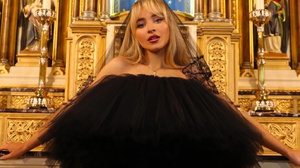 Un clip de Sabrina Carpenter coûte sa place à un prêtre américain