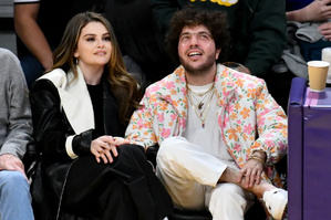 Selena Gomez et Benny Blanco annoncent leurs fiançailles