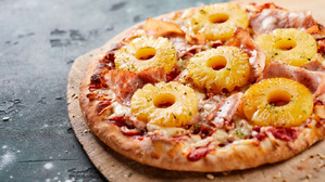 Et si l’ananas devenait l’ennemi public des pizzas ?