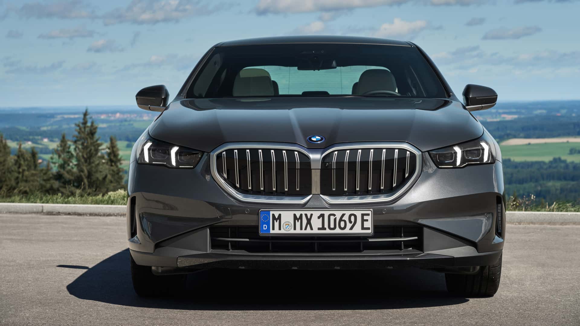BMW lance 530e et 550e xDrive : des hybrides à l'autonomie électrique impressionnante