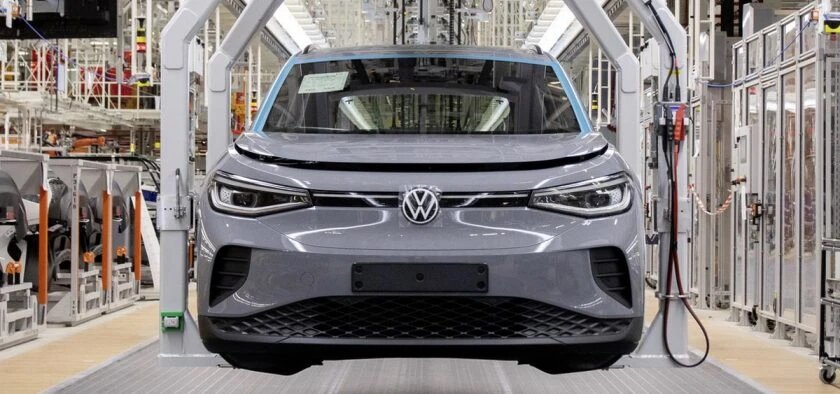Volkswagen contraint de revoir ses plans électriques