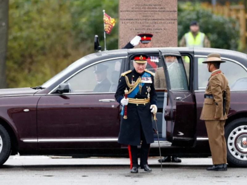 Au Royaume-Uni, le Roi Charles III veut électrifier l’ensemble de la flotte royale