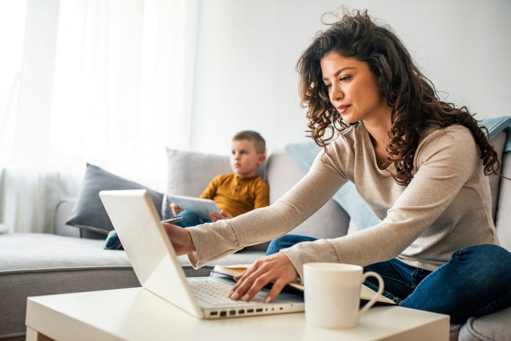 Bien-être des employés : Le télétravail rend-il plus heureux ? 