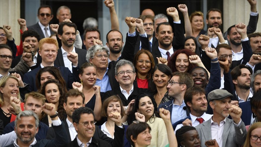 Des députés de La France insoumise dans l'hémicycle de l'Assemblée nationale, à Paris, le 9 juillet 2024. (ALAIN JOCARD / AFP)