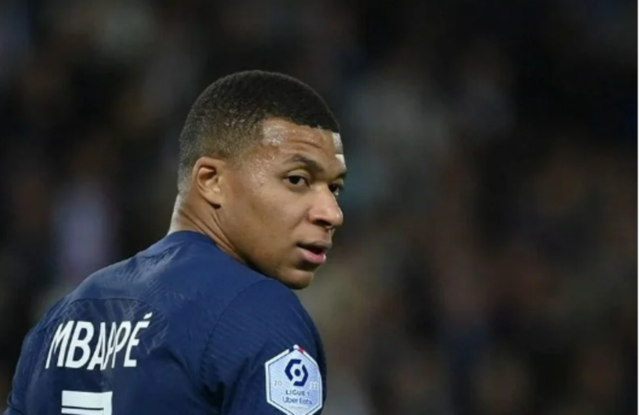 Conflit contractuel entre Mbappé et le PSG : un accord non signé à l'origine des tensions