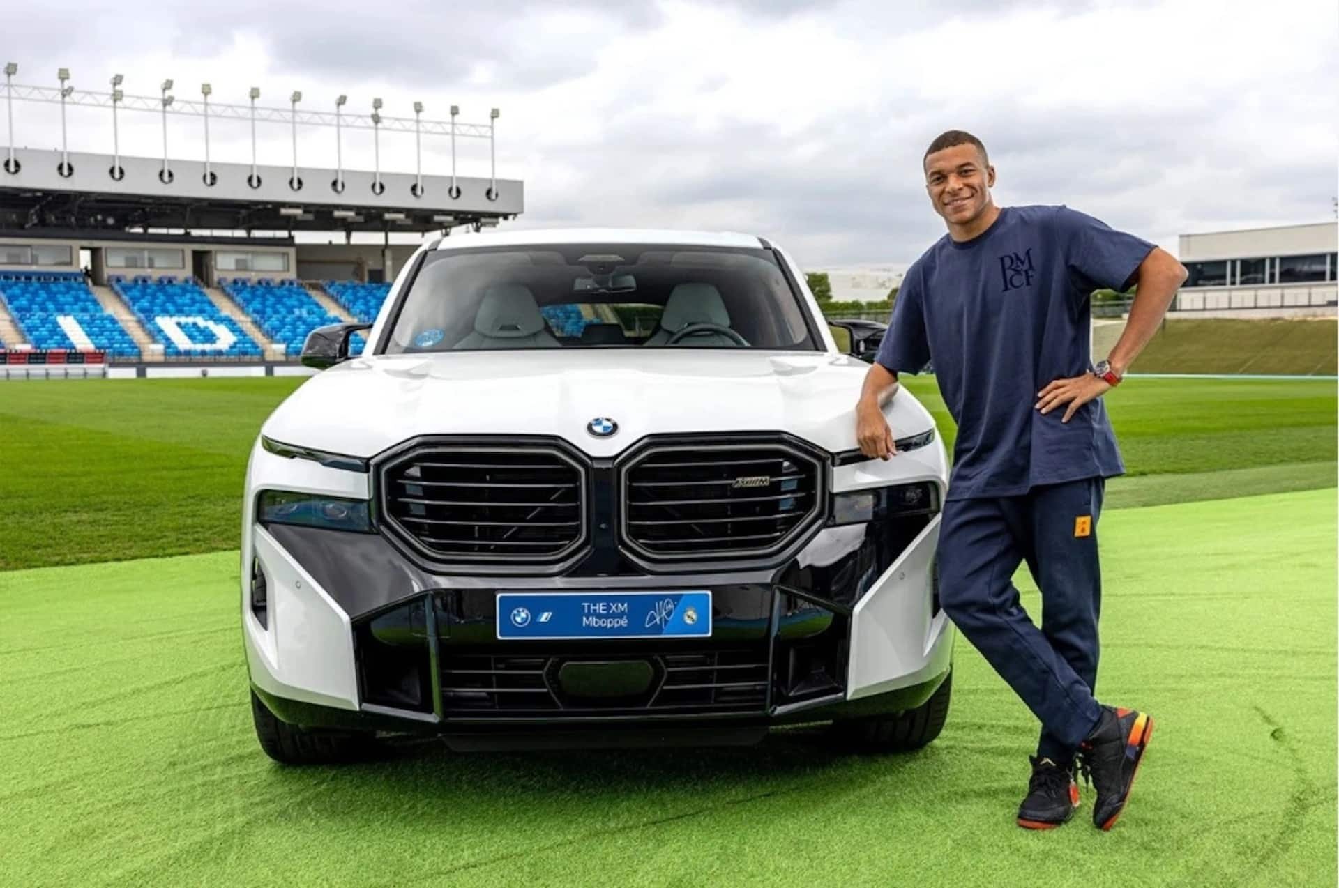 Kylian Mbappé : Le luxe d'un SUV hybride qu'il ne peut pas conduire