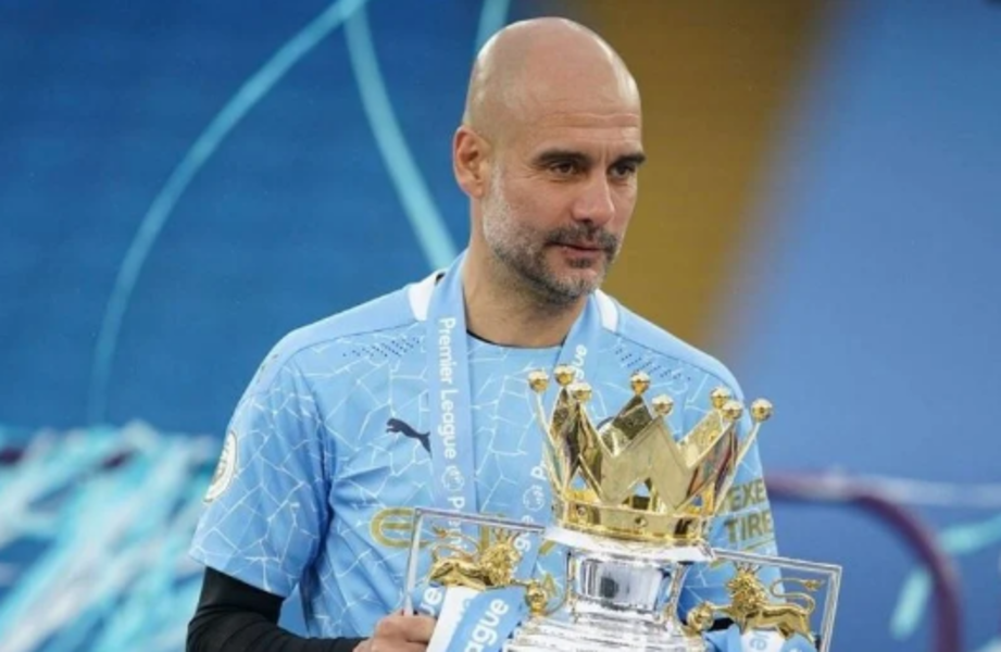 Pep Guardiola prolonge avec Manchester City jusqu'en 2027 et vise de nouveaux sommets