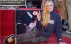 Avril Lavigne reçoit son étoile sur le Hollywood Walk of Fame