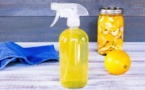 Astuce écolo : Fabriquez votre nettoyant maison avec zestes de citron et vinaigre blanc