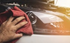 Astuce : Comment nettoyer les phares de votre voiture avec du vinaigre et du bicarbonate de soude