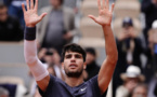 Roland-Garros : Alcaraz rejoint Tsitsipas en quarts de finale, comme en 2023