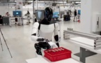 ​Les Humanoïdes Optimus de Tesla entrent déjà en action dans les usines