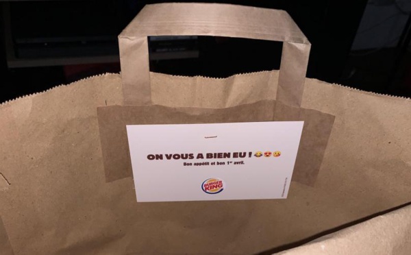 La blague de Burger King : Livrer les commandes dans l'emballage de McDonald's