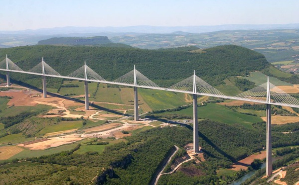 Maroc : Le plus grand pont à Lâayoune