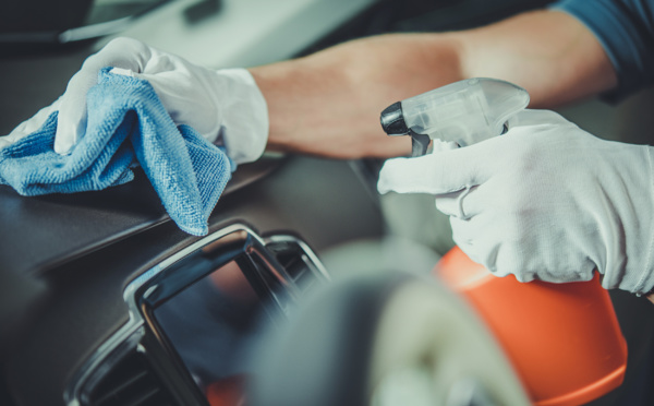 Comment éliminer l'odeur du tabac dans votre voiture ?