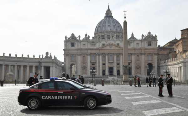 Incroyable : Des gendarmes déguisés en prêtres pour arrêter des escrocs en Italie