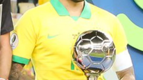 Dani Alves donnerait le Ballon d'Or 2021 à Christian Eriksen