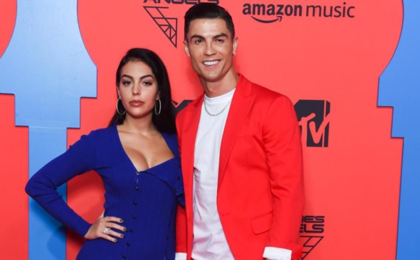 Cristiano Ronaldo et Georgina Rodriguez révèlent le sexe de leur jumeaux