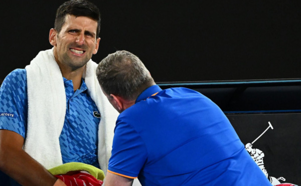 Tennis : Djokovic jouait à Melbourne avec une déchirure de trois centimètres