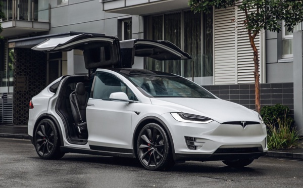 Tesla procède au rappel de plus de 54,000 Model X