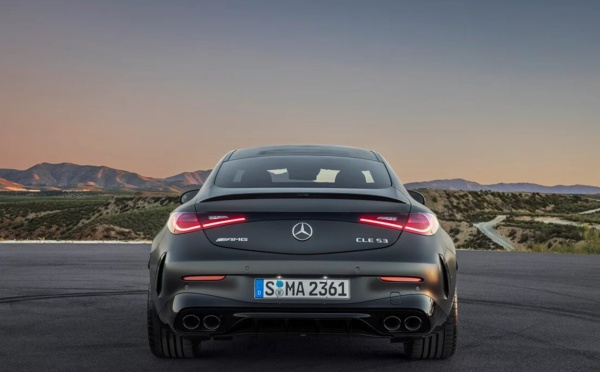 ​Mercedes-AMG CLE 53 Coupé 2024 : Puissance et élégance redéfinies"