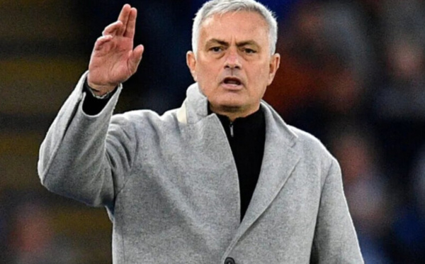 L'AS Rome limoge son entraîneur José Mourinho