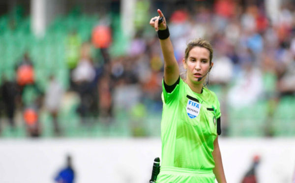 L'arbitre marocaine Bouchra Karboubi, première femme arabe à officier un match à la CAN