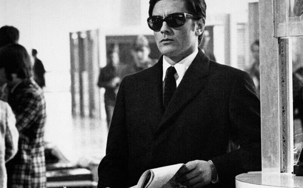 Alain Delon est mort : Une lecture psychanalytique de l’idole 