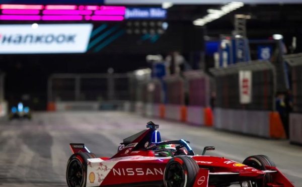 Formula E : Nissan électrise le circuit Londonien et signe une fin éblouissante !