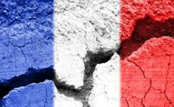 Pauvre France : Une crise multidimensionnelle sous le regard inquiet de l’Europe