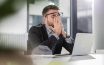 Le "glossing" : quand le sourire cache un mal-être au travail